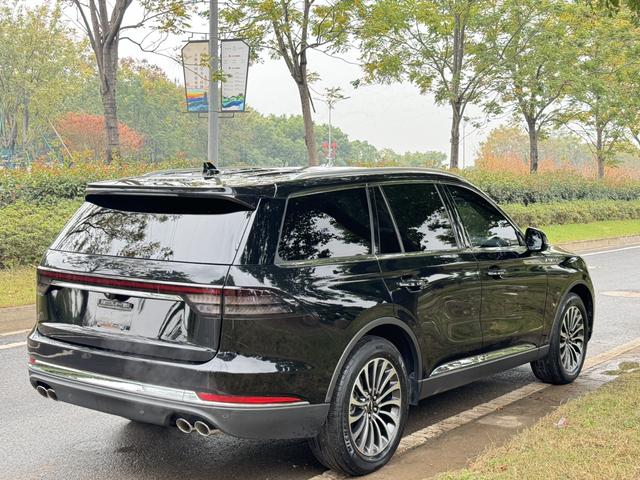 Lincoln Aviator