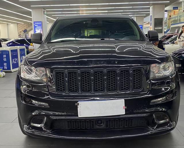 Jeep Grand Cherokee SRT