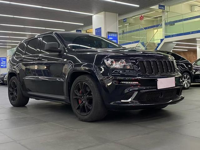 Jeep Grand Cherokee SRT