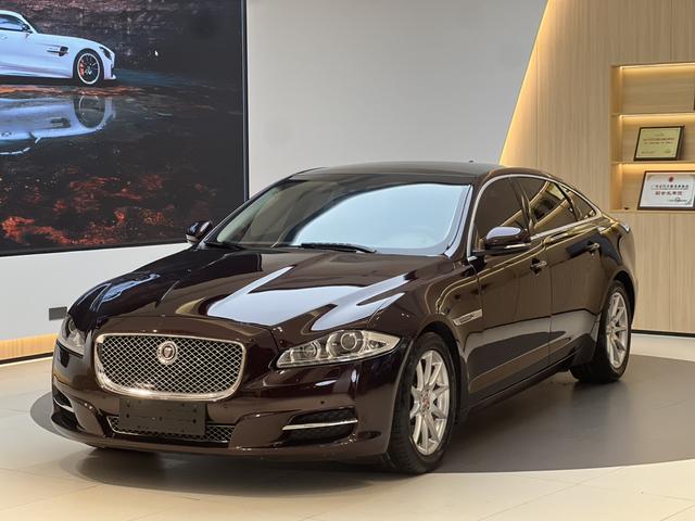 Jaguar XJ