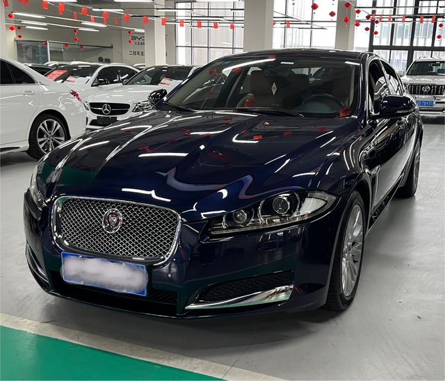 Jaguar XF