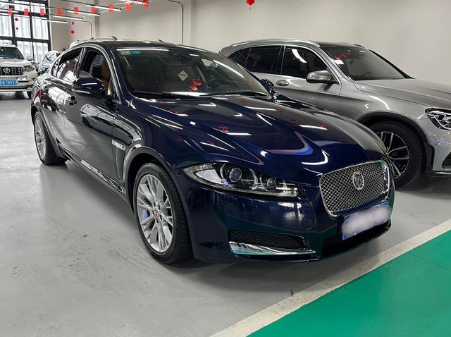 Jaguar XF