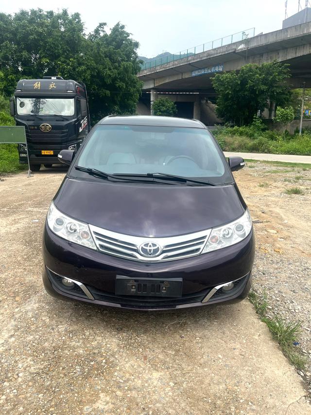 BYD M6