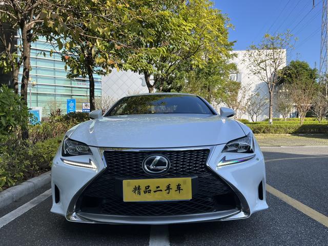 Lexus RC