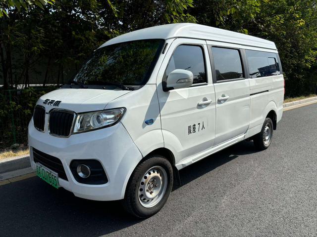 SRM Xinyuan Hiace EV