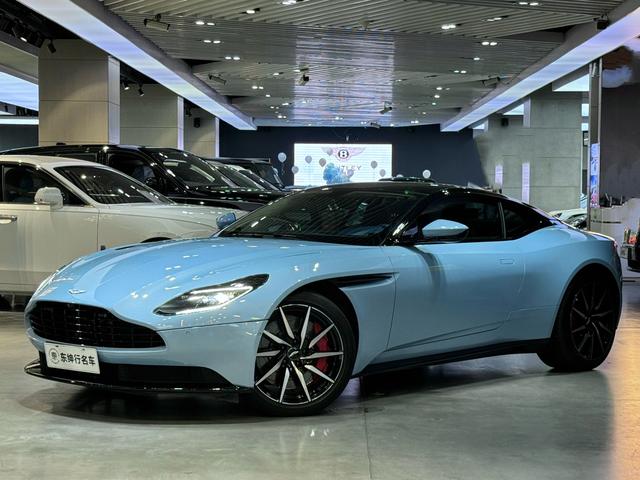 Aston Martin DB11