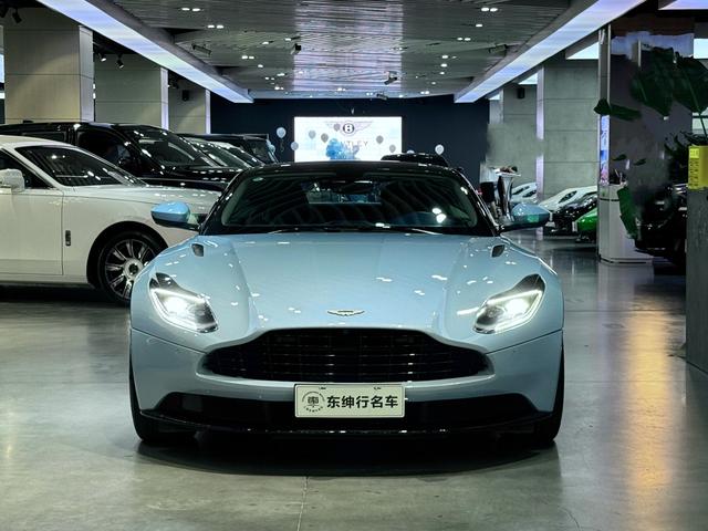 Aston Martin DB11