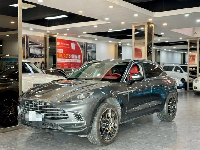 Aston Martin DBX