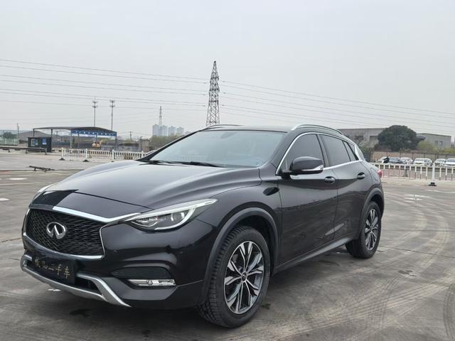 Infiniti QX30