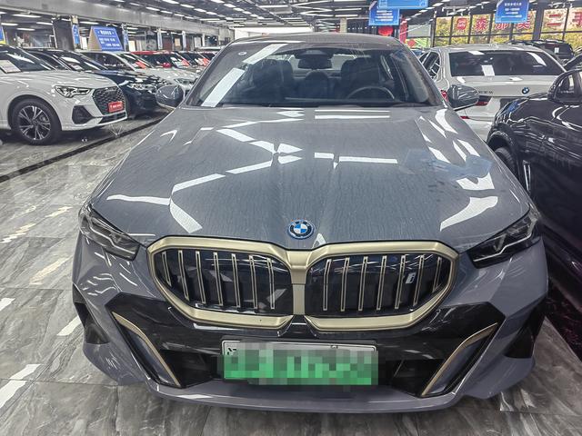 BMW i5