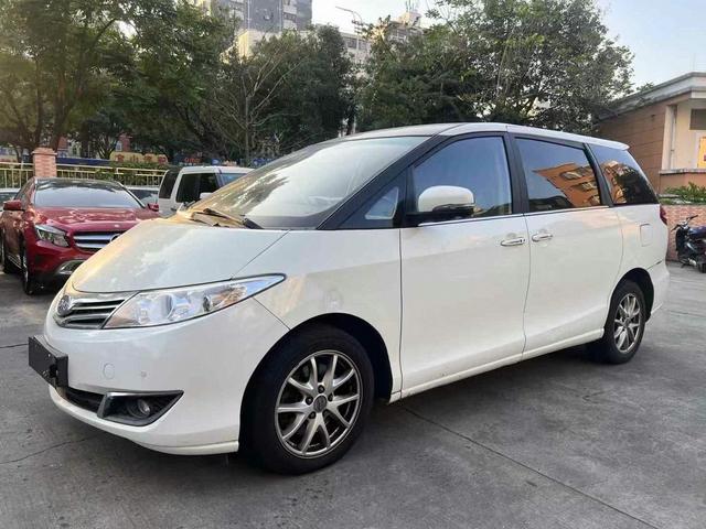 BYD M6