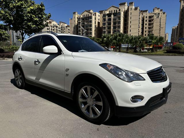 Infiniti QX50 (imported)