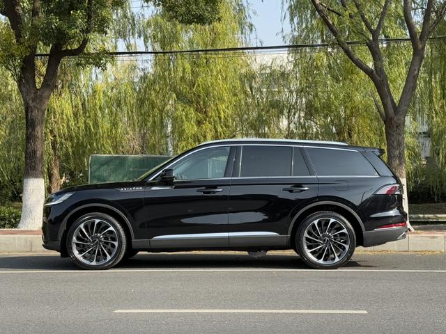 Lincoln Aviator