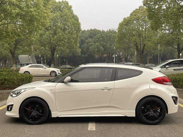 Hyundai Veloster