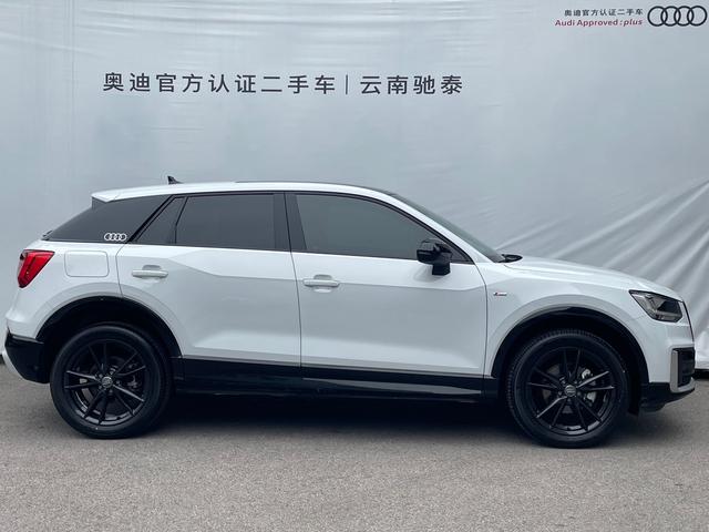 Audi Q2L