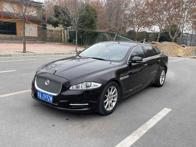 Jaguar XJ