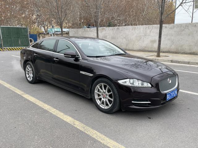 Jaguar XJ