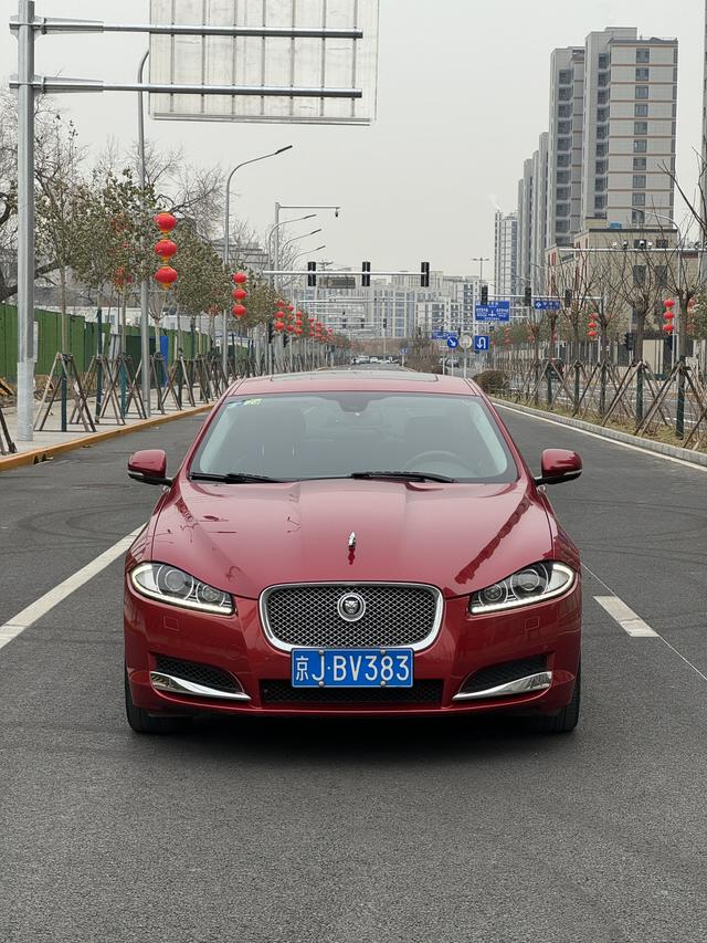 Jaguar XF