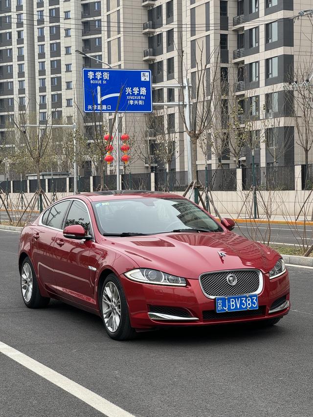 Jaguar XF