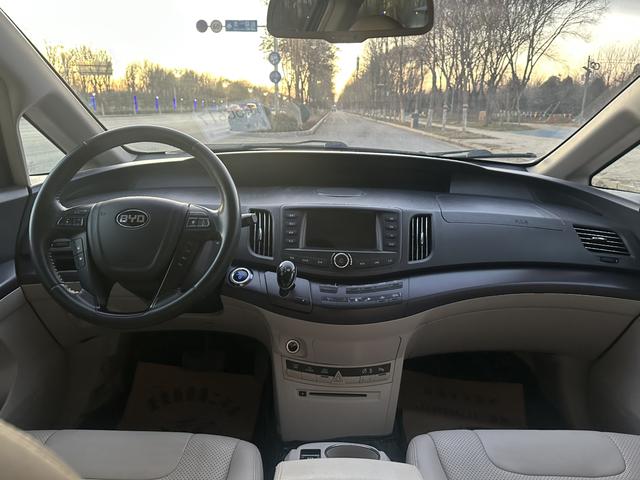 BYD e6