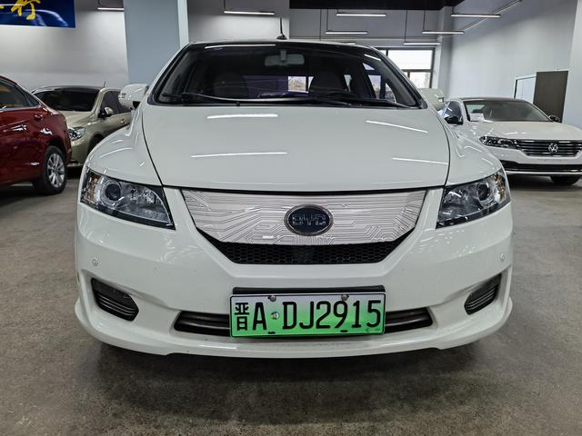 BYD e6