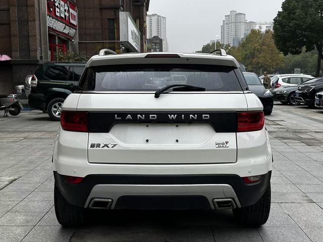 Lu Feng Landwind X7