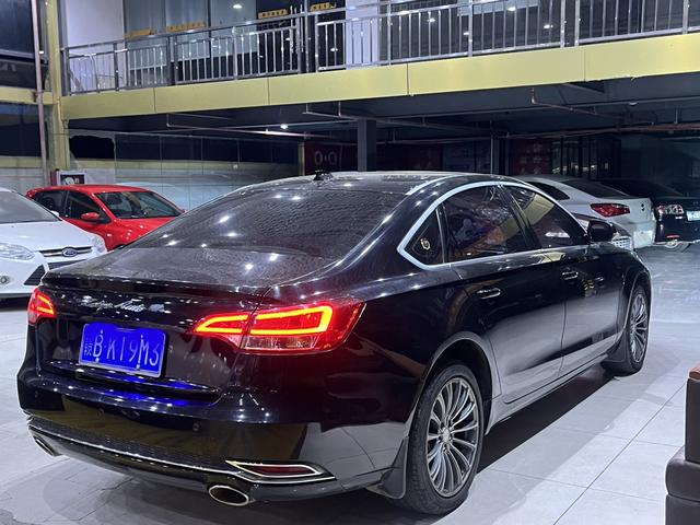 Zotye Z700