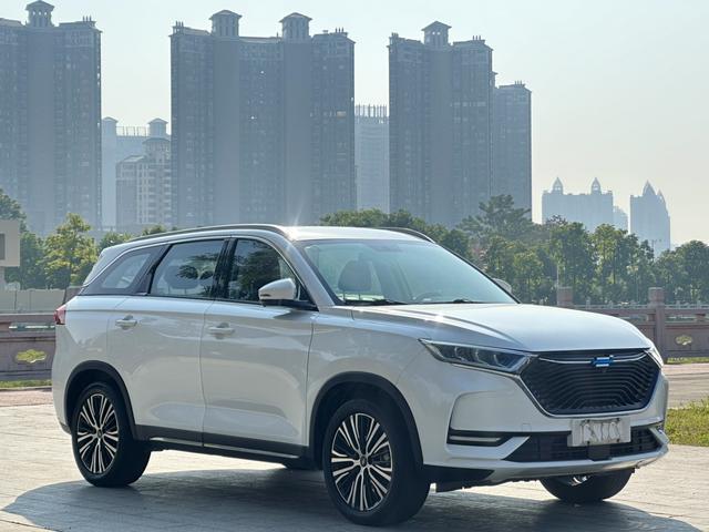 Oshan Changan Auchan X7