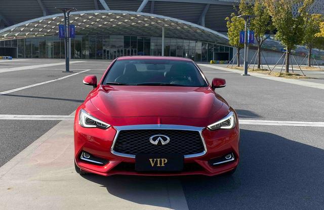 Infiniti Q60