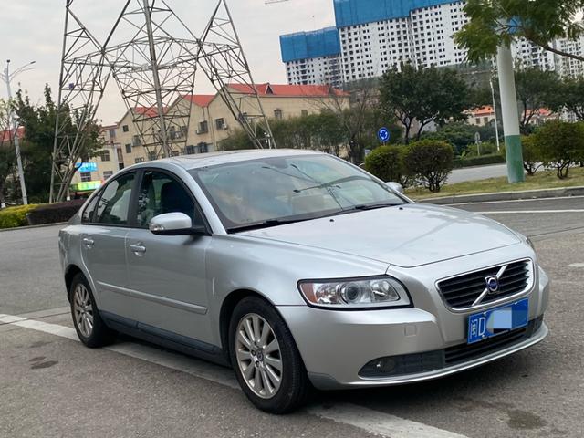 Volvo S40