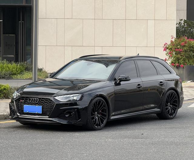 Audi RS 4