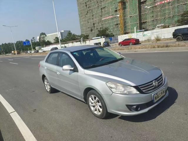 Dongfeng Fengshen S30