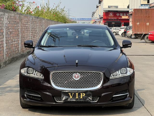 Jaguar XJ