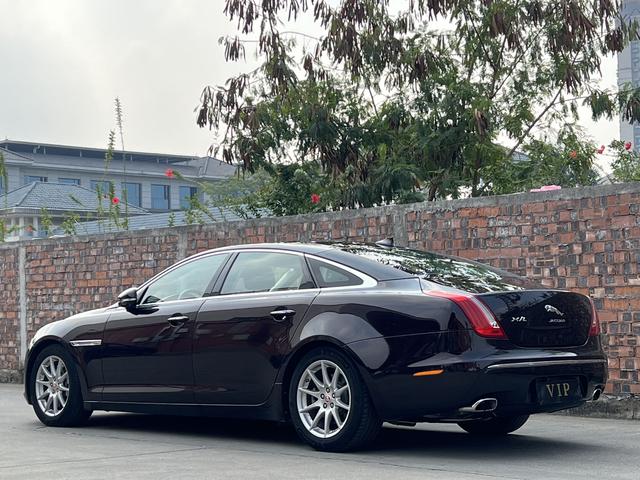 Jaguar XJ