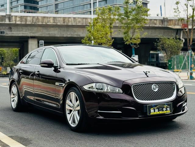 Jaguar XJ