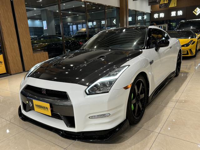 Nissan GT-R