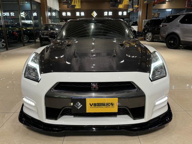 Nissan GT-R