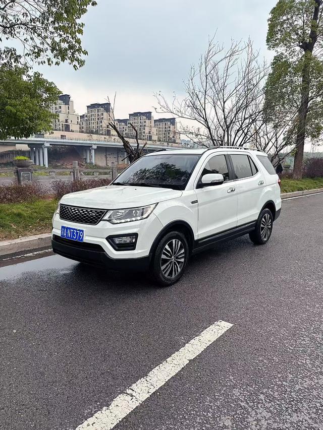 Oshan Changan Auchan CX70