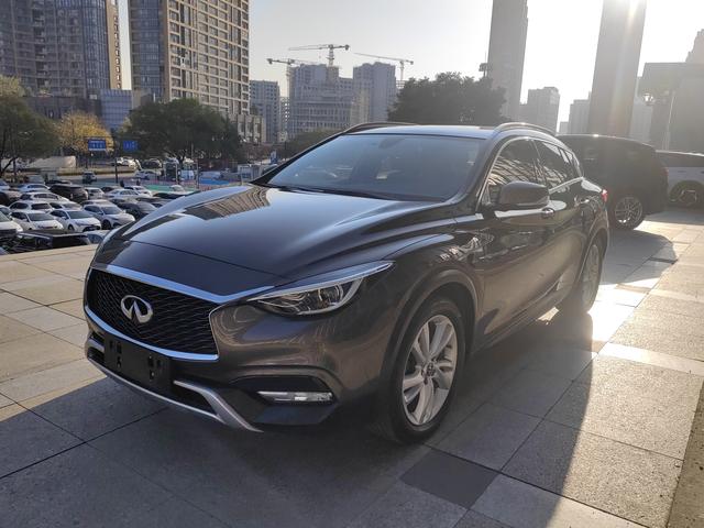 Infiniti QX30