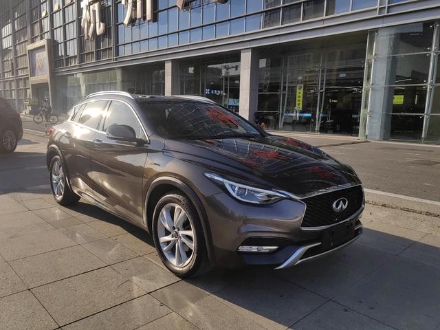 Infiniti QX30