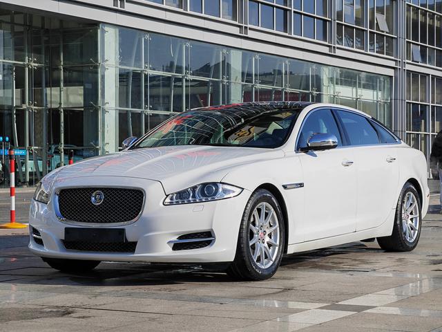 Jaguar XJ