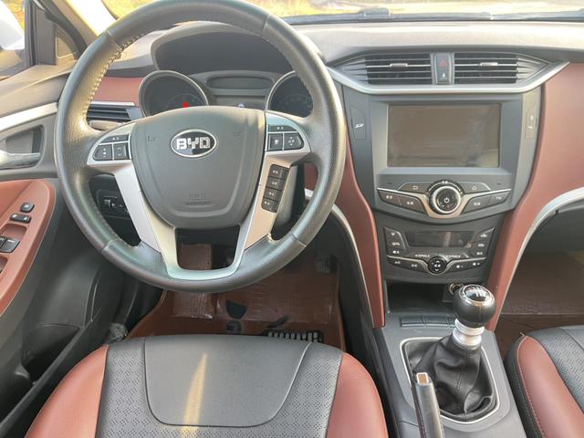 BYD G5