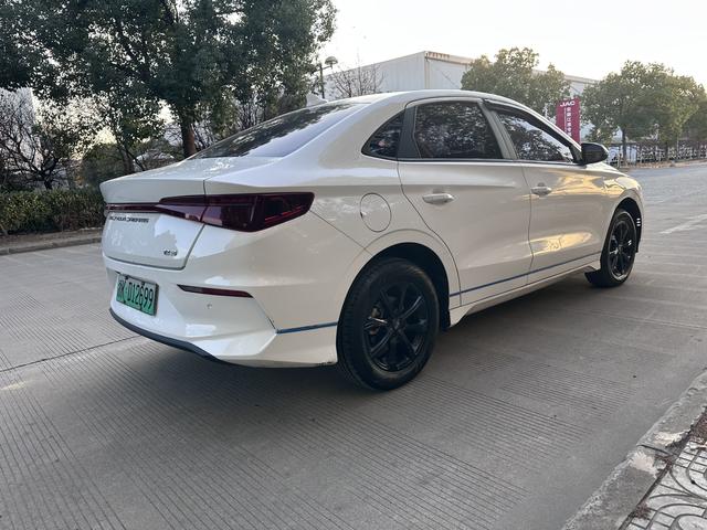 BYD e3