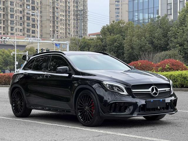 Mercedes-Benz GLA AMG