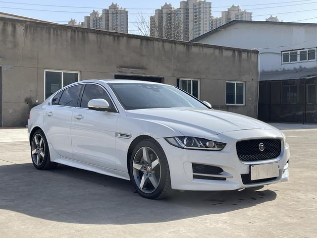 Jaguar XE