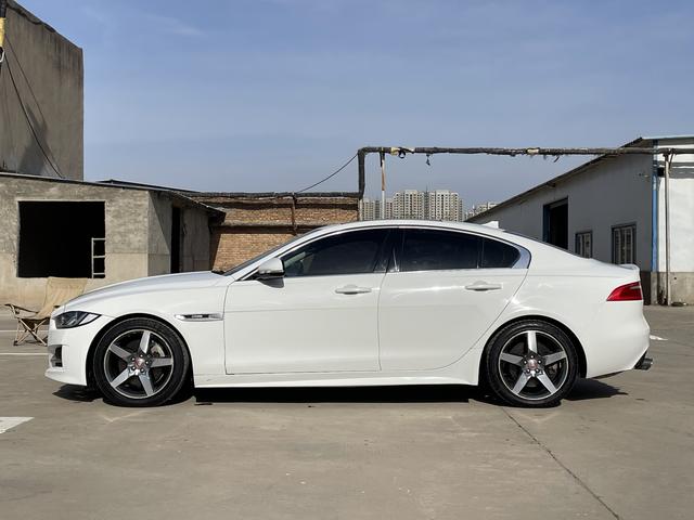 Jaguar XE