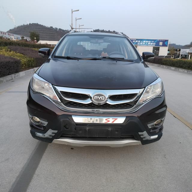 BYD S7