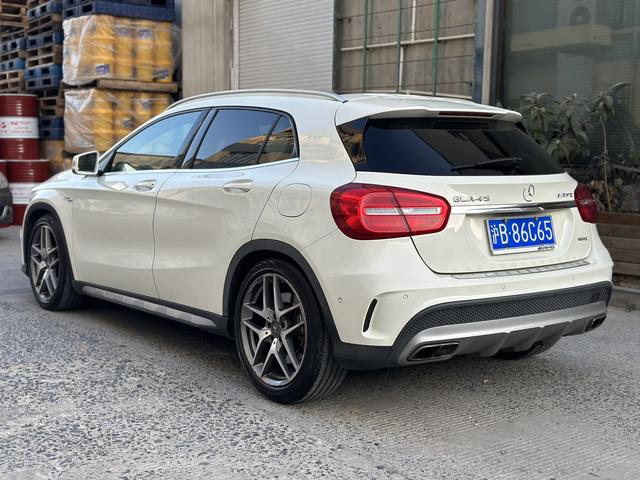 Mercedes-Benz GLA AMG