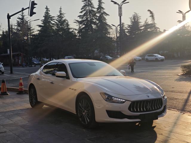 Maserati Ghibli