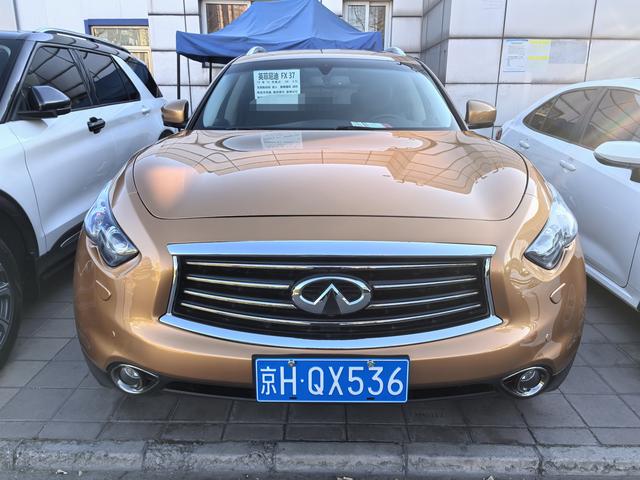 Infiniti QX70